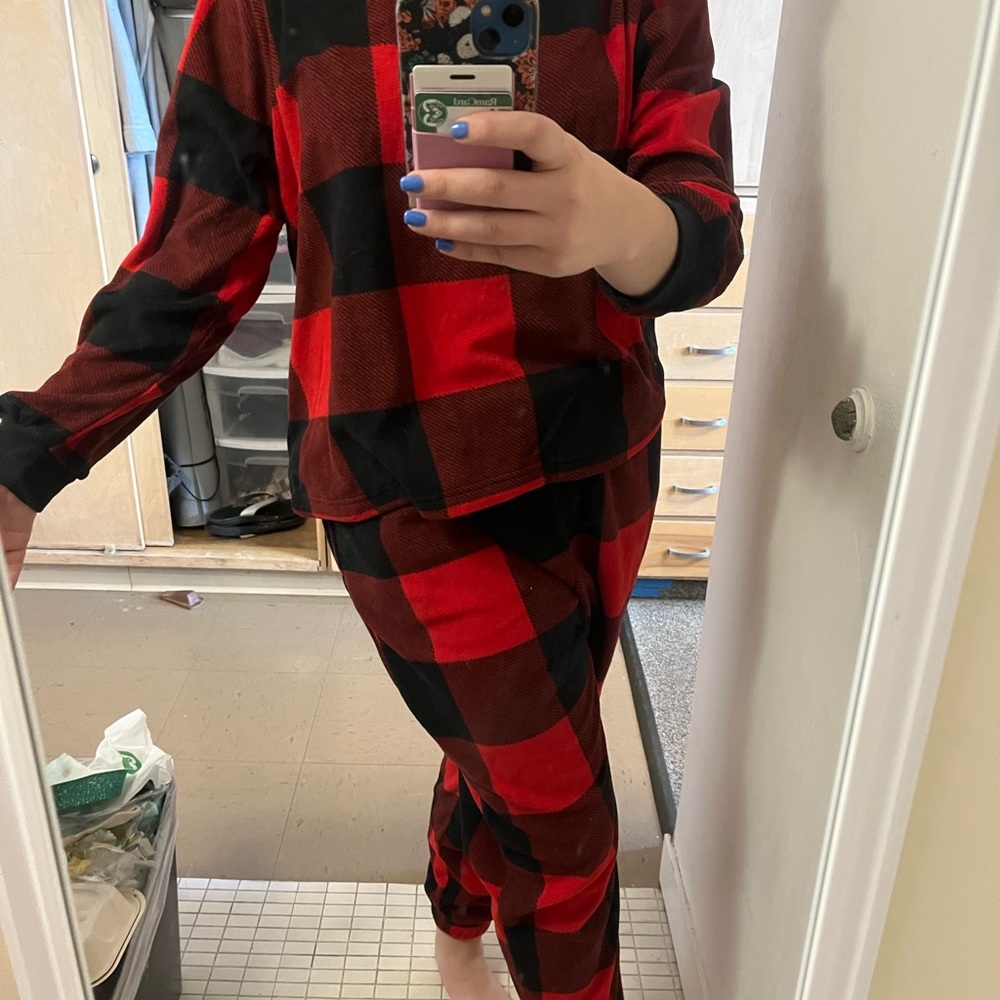 Old Navy Pajama Set — SUPER WARM!!! 😁😁